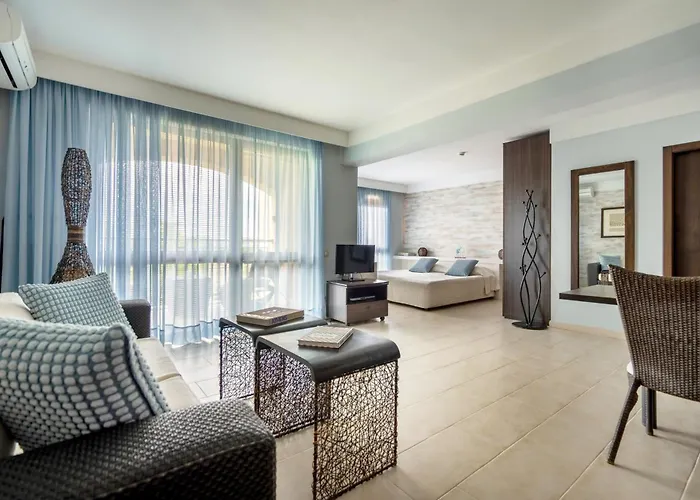 דירה Oasis Vip Club סאני ביץ'